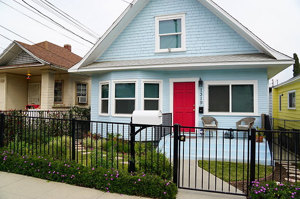 Blue.House.Red.Door.1319.Warren.St.ELA