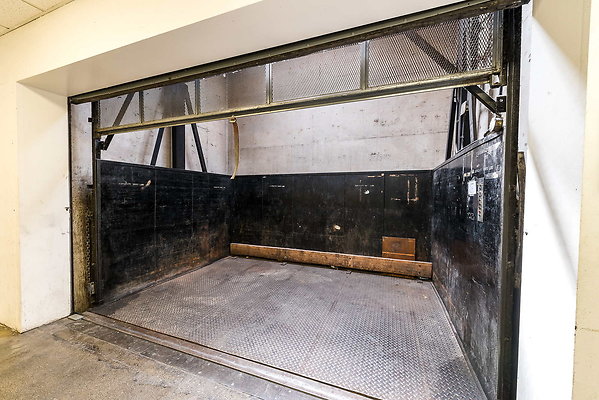 Fruitland.Freight.Elevator.03