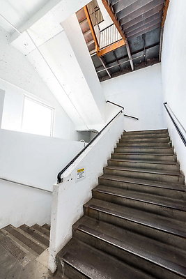 Fruitland.Hallways.Stairs.12