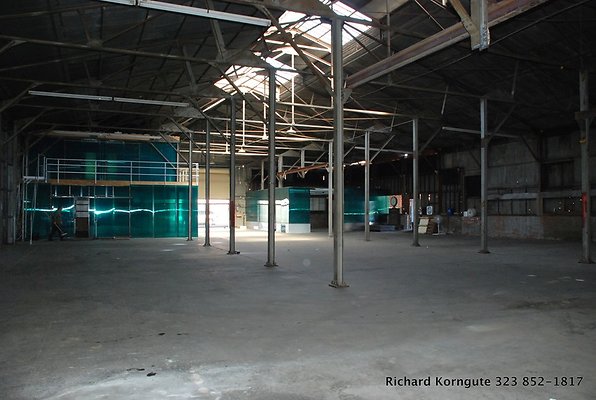 06-fg-warehouse-005 med