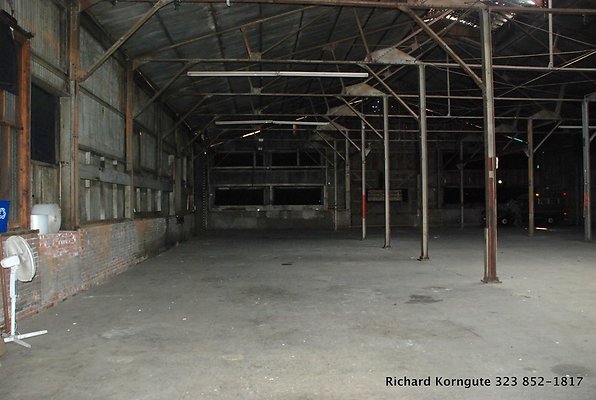 03-fg-warehouse-002 med