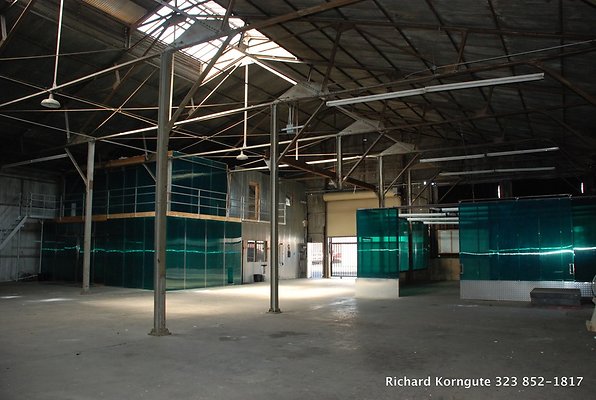 09-fg-warehouse-008 med