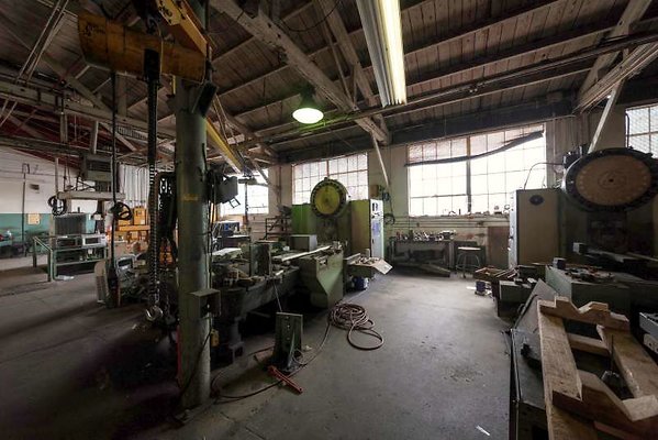 10989 warehouse22