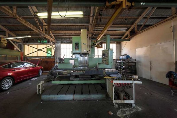 10989 warehouse18