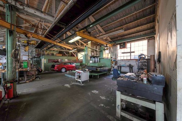 10989 warehouse19