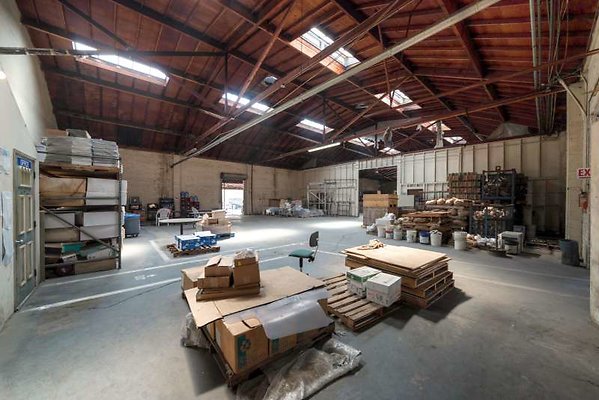 10989 warehouse61