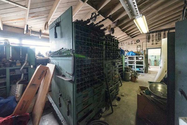 10989 warehouse43