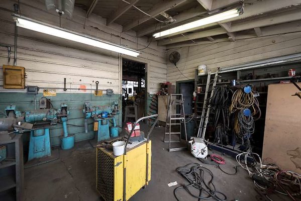 10989 warehouse40