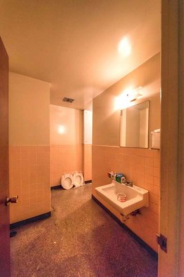 10989 bath4