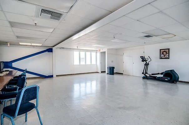 Gym 032  1 2 4476