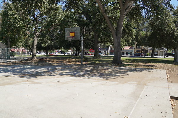 Encino.Park.BB.Court.Ext.03