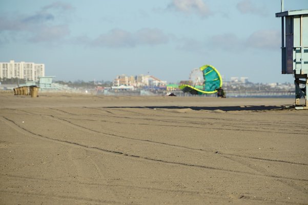 W.Rogers.Beach.Tower.18.54