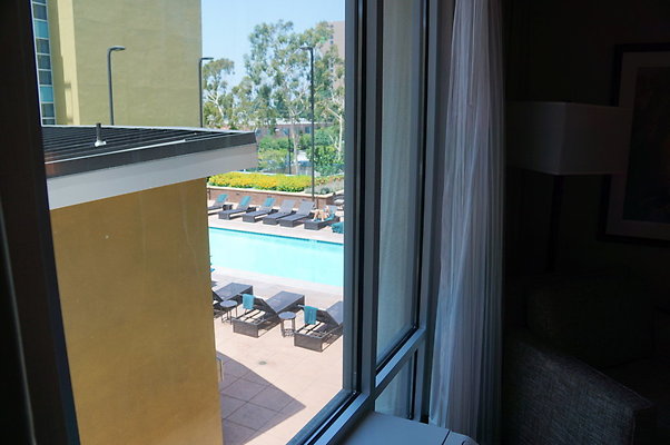Hilton.Room.319.14