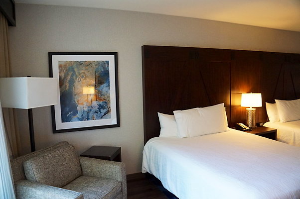 Hilton.Room.319.09