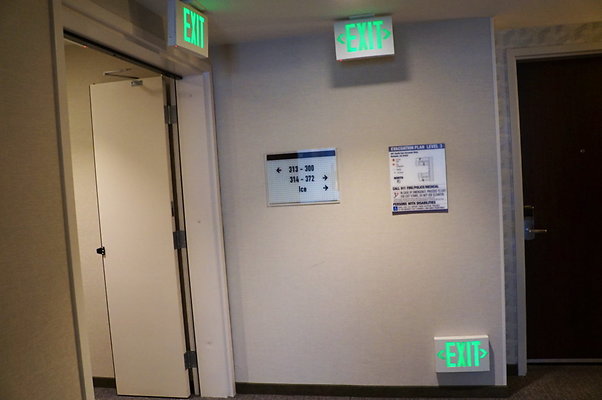 Hilton.Room.319.01