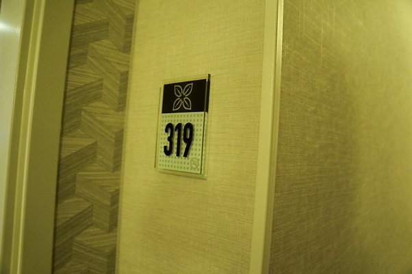 Hilton.Room.319.02