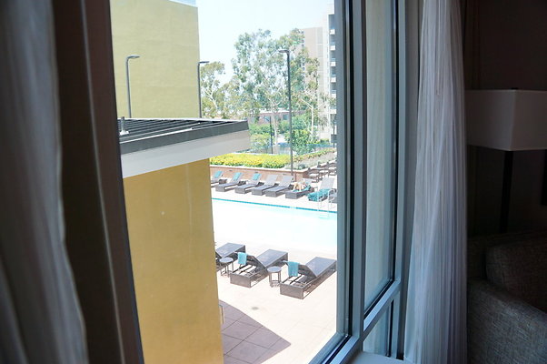 Hilton.Room.319.08