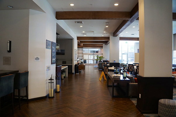 Hilton.Lobby.Bar.73