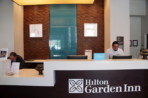 Hilton.Lobby.Bar.09