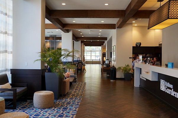 Hilton.Lobby.Bar.02
