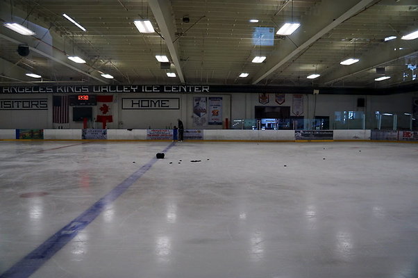 LA.Kings.Ice.Main.Ice.38