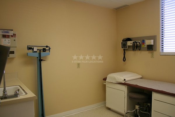 Doctors.Office1355.5StarLocs20