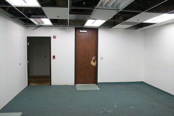 300Suite6856