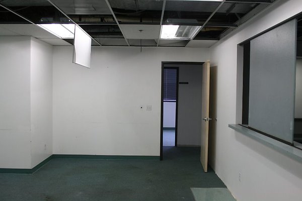 300Suite6863