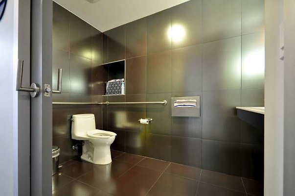 8753 bath