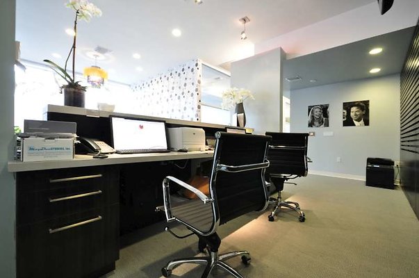 8753 reception3