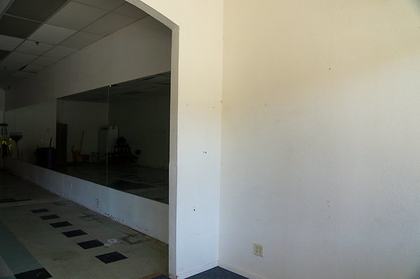 Cas.Village.31932.Store.10