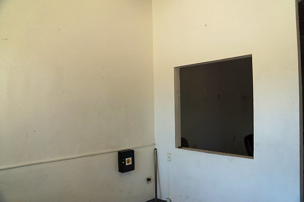 Cas.Village.31932.Store.08