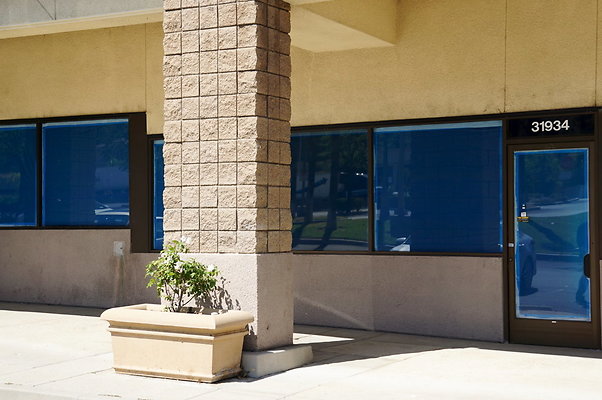 Cas.Village.31932.Store.02