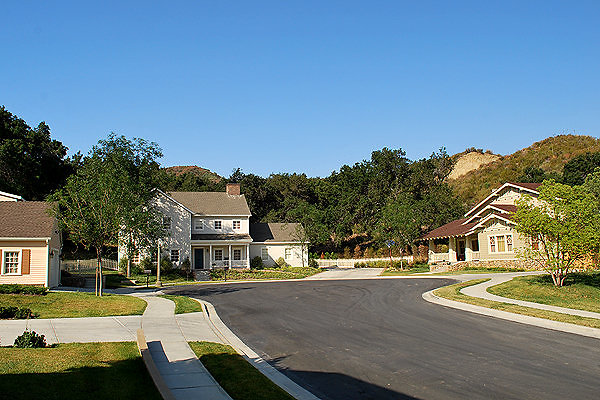 GoldenOaksRanch.Residential.Street.Houses16
