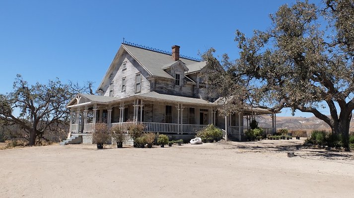 B.Sky.Ranch.Hse.03
