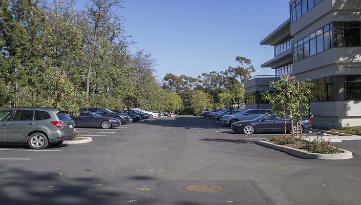 150-N.-Orange-Grove-Plaza-Parking-Lot-41