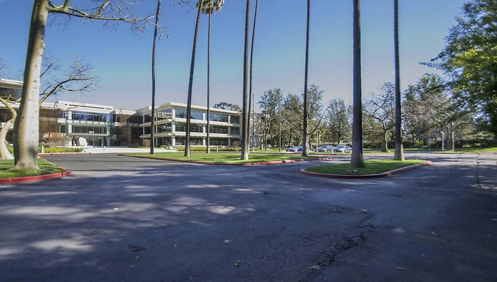 150-N.-Orange-Grove-Plaza-Parking-Lot-48