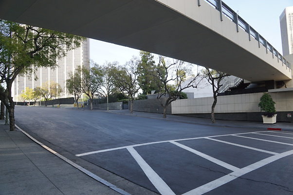 LA Center.Ext.Steps