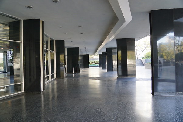 LA Center.Lobby.Ext