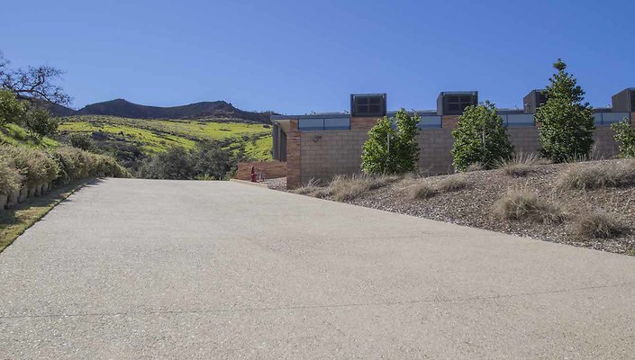 30440-Agoura-Road-Exterior-Walkways-030