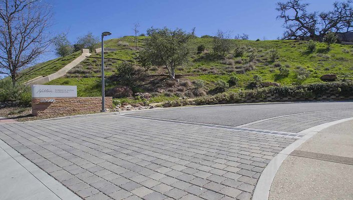 30440-Agoura-Road-Driveway-002