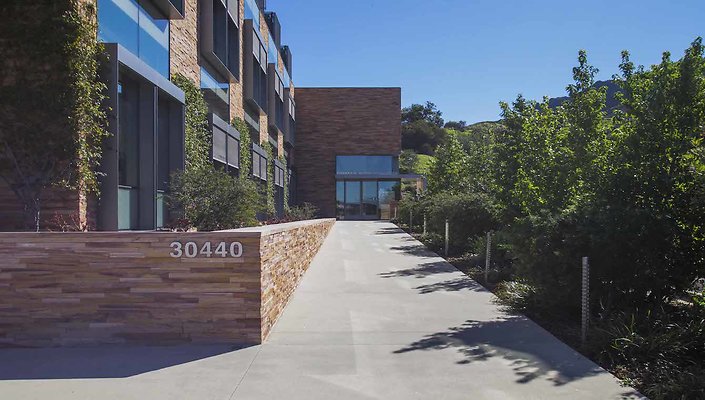 30440-Agoura-Road-Exterior-Walkways-004