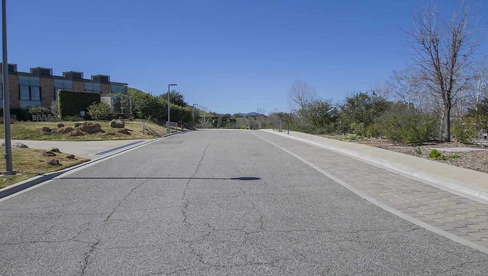 30440-Agoura-Road-Driveway-005