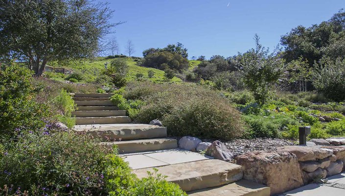 30440-Agoura-Road-Exterior-Walkways-011