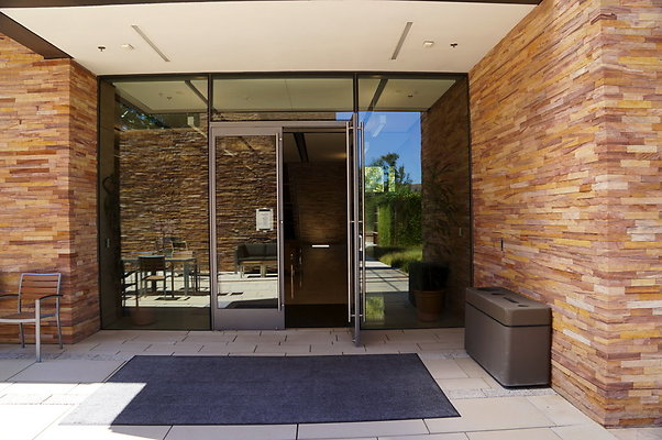 Hwd.Locs.Agoura.Rd.Office.96