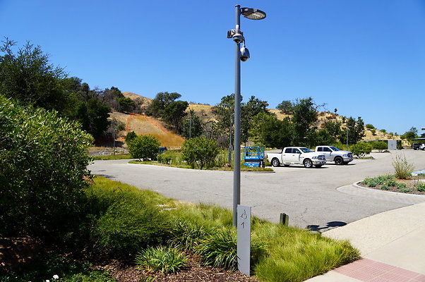 Hwd.Locs.Agoura.Rd.Office.104