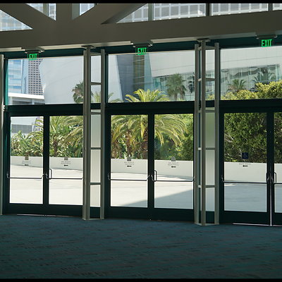 LA.Con.West.Hall.Lobby.62