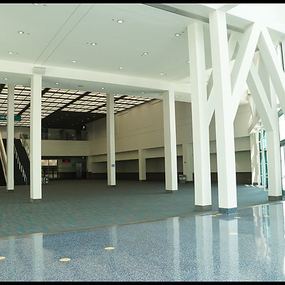 LA.Con.West.Hall.Lobby.76