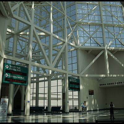 LA.Con.West.Hall.Lobby.198