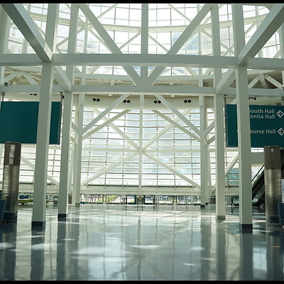 LA.Con.West.Hall.Lobby.74